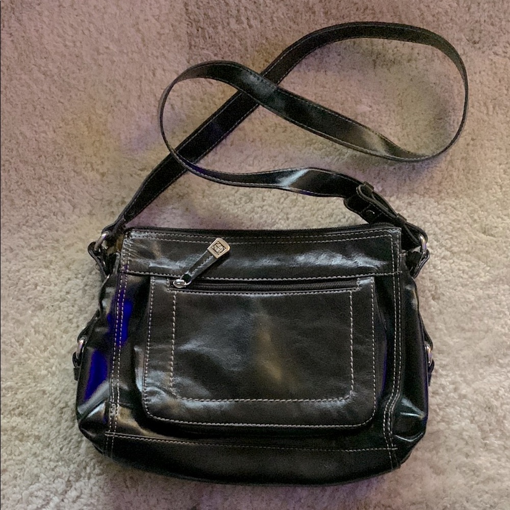 GIANI BERNINI black leather cross body bag!